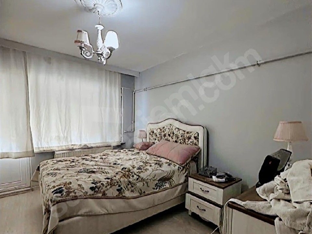 Beyoğlu Aynalıçeşmede 2.kat 2+1 full Eşyalı yüksek tavanlı 80m2 daire kira 30.000 lira. - Görsel 14
