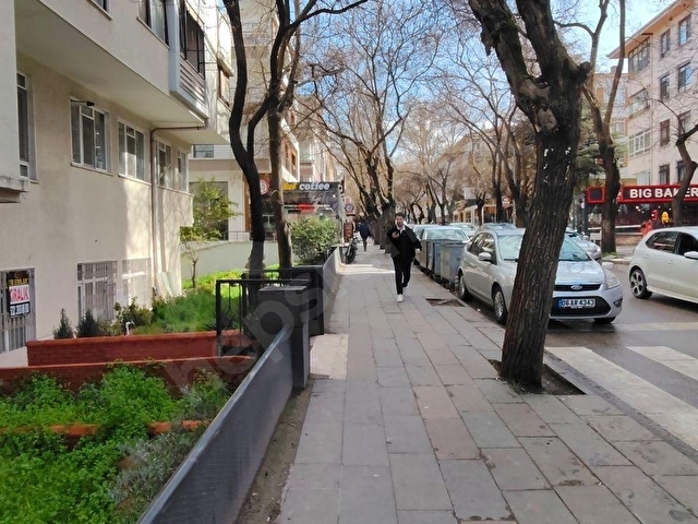 BAHÇELİEVLER BEŞEVLER DE 2+1 GİRİŞ KAT ÖN CEPHE DAİRE - Görsel 9