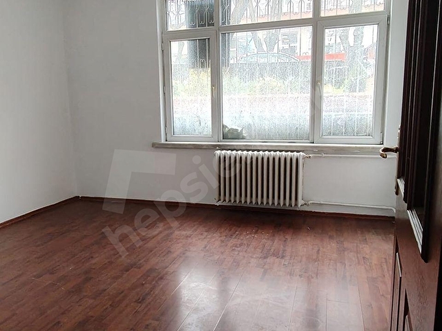 BAHÇELİEVLER BEŞEVLER DE 2+1 GİRİŞ KAT ÖN CEPHE DAİRE - Görsel 5