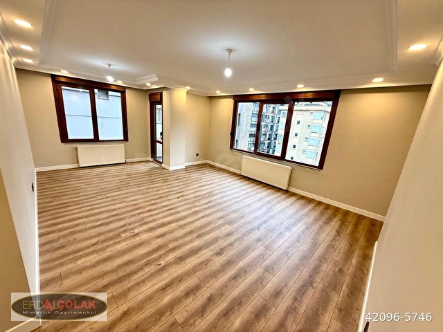 CADDEBOSTAN DA BAĞDATTA YAKIN 3+1 130M2 BALKONLU GENÇ BİNADA - Görsel 5