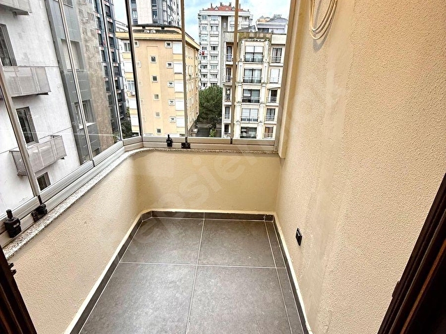 CADDEBOSTAN DA BAĞDATTA YAKIN 3+1 130M2 BALKONLU GENÇ BİNADA - Görsel 9