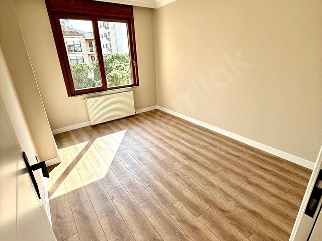 CADDEBOSTAN DA BAĞDATTA YAKIN 3+1 130M2 BALKONLU GENÇ BİNADA - Görsel 18