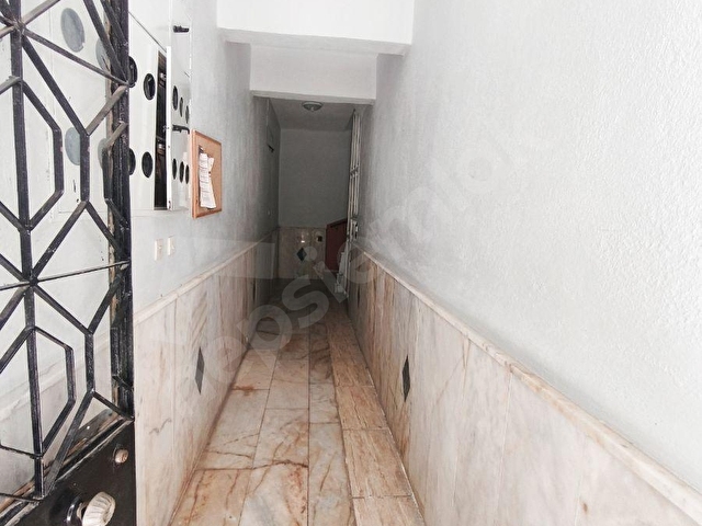 GÜMÜLDÜR DENİZ TARAFINDA SATILIK 2+1 70 M2 ARA KAT DAİRE - Görsel 4
