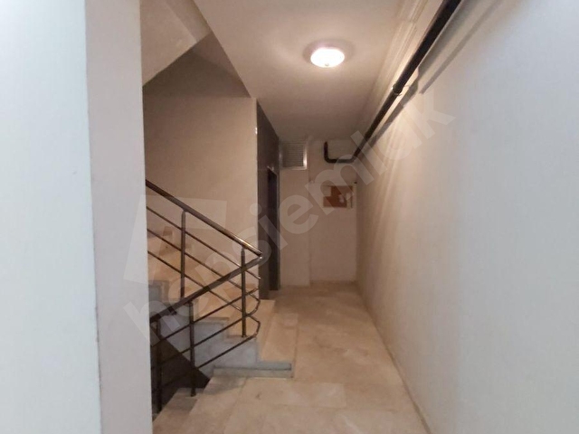 ÇARŞI MERKEZDE DOĞALGAZLI EŞYALI 1+1 KİRALIK GENİŞ DAİRE - Görsel 4