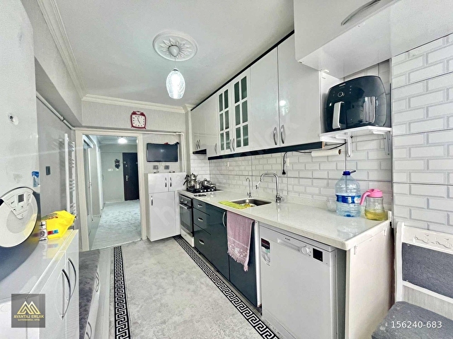 AVANTAJDAN YEŞİLBAYIR CADDEDE FULL+FULL YAPILI KATTA 3+1 DAİRE - Görsel 8
