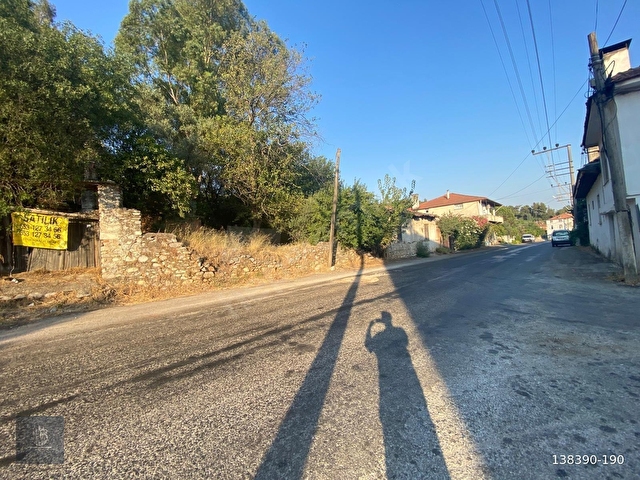 KARABÖRTLEN MAH. SATILIK ARSA KARGİR EV VE AVLUSU 727 M2 - Görsel 2