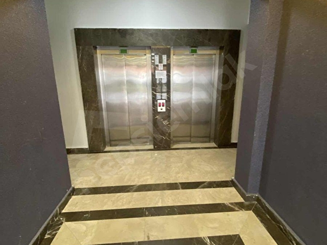 AİLE SİTESİNDE SIFIR 2+1 105M2 EBV BANYO AYRI MUTFAK GENİŞ SALON - Görsel 12