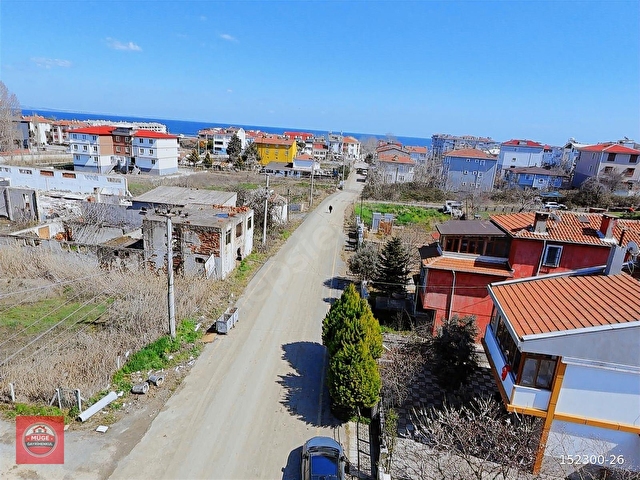Müge Gayrimenkulden Kumbağda İskanlı 1+1 Denize 500m Kombili
