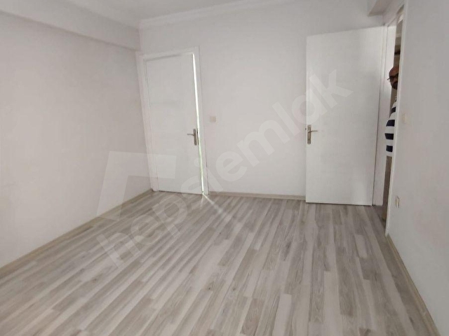 Küçük Çiğli Mahallesinde Ebeveyn Banyolu 3+1 Kiralık Daire - Görsel 13