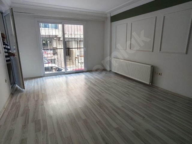 Küçük Çiğli Mahallesinde Ebeveyn Banyolu 3+1 Kiralık Daire - Görsel 8