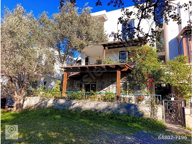Bodrum Merkeze Yakın Site İçinde Geniş Balkonlu Kiralık 2+1 Eşyalı Daire