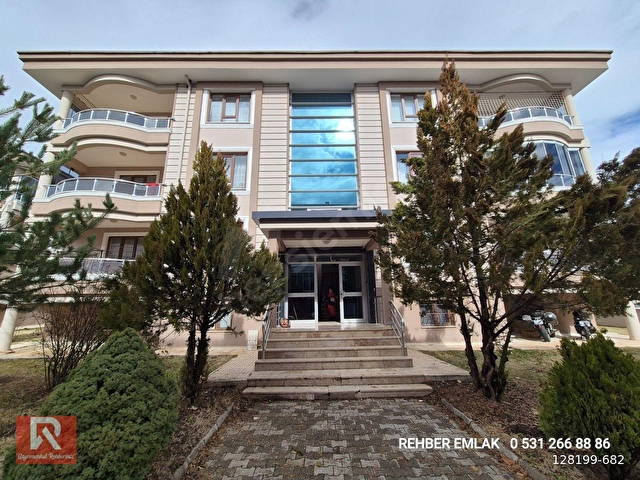 REHBER EMLAKTAN BEYKENT SİTESİNDE 220 M2 SATILIK 4+1 DAİRE 3.KAT