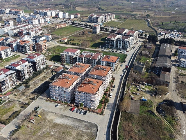 Lapsekinin Nezih Bölgesinde 110m² Net Site İçerisinde 3+1 Daire - Görsel 10
