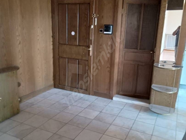 ÇANKAYA-MENEVİŞDE 4+1 210 m2 2 BANYO KAPALI VE AÇIK GARAJLI - Görsel 3