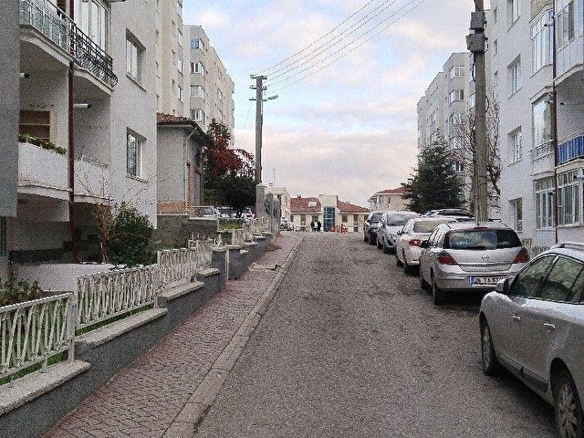 ECZACILIK FAKÜLTESİ  KARŞISINDA KİRALIK 3+1 DAİRE - Görsel 25