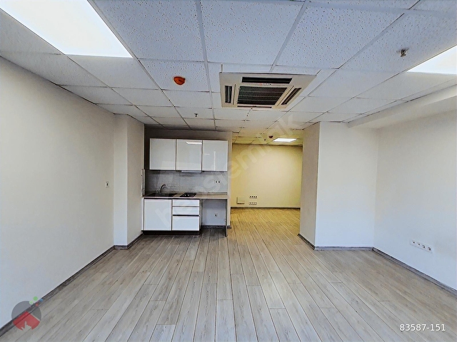 İzmir Gıda Çarşısında 1+0 Oda 42 m2 Net Kiralık Ofis