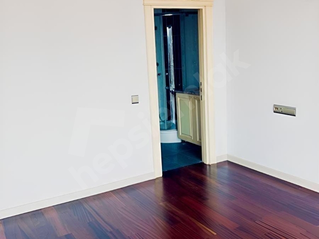 BEŞTEPE DE KÜLLİYE KARŞISI IHLAMUR SİTESİNDE 5+1 DUBLEKS DAİRE - Görsel 15