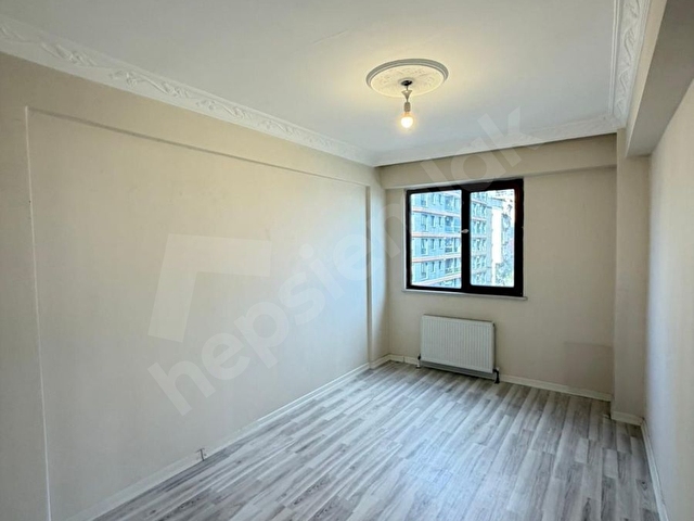 EYÜPSULTANDA BUTİK SİTEDE MÜTEAHHİTTEN FIRSAT DAİRE - Görsel 4