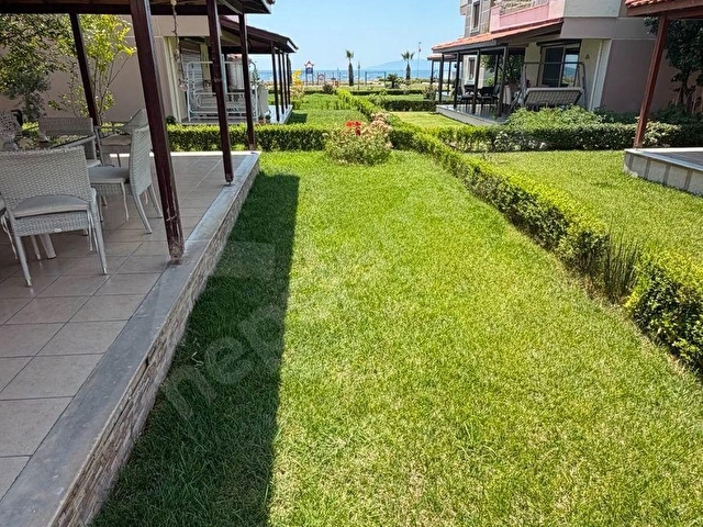 DİKİLİ ÜMMETOĞLUNDAN DENİZE SIFIR 3.SIRA 200 m² BAHÇELİ 4+1 VİLLA