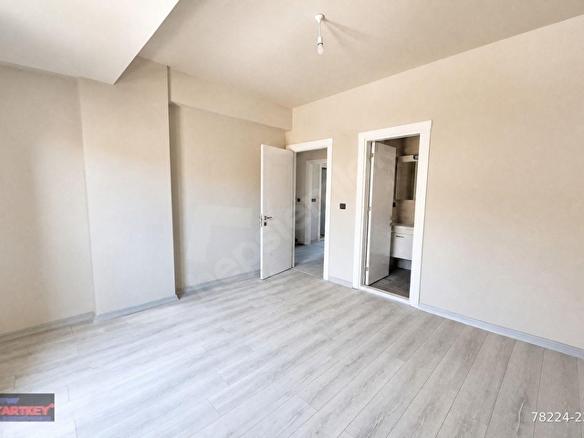 Özel Havuzlu Modern Tasarımlı Sıfır Müstakil Tripleks Villa - Görsel 29