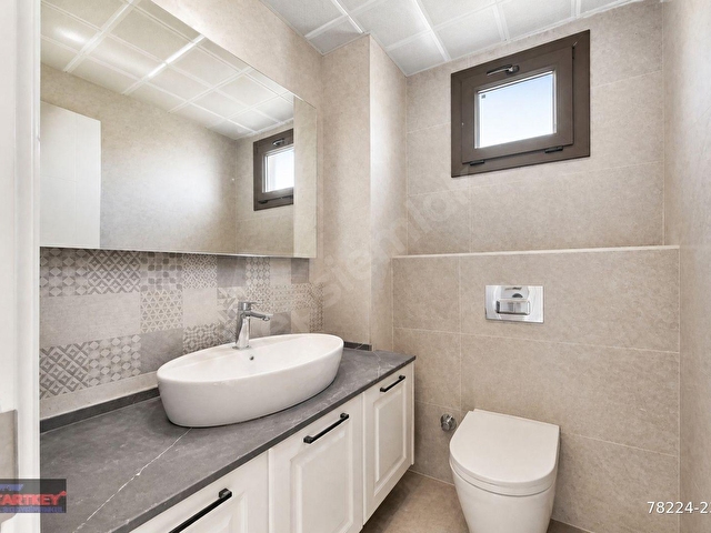 Özel Havuzlu Modern Tasarımlı Sıfır Müstakil Tripleks Villa - Görsel 18