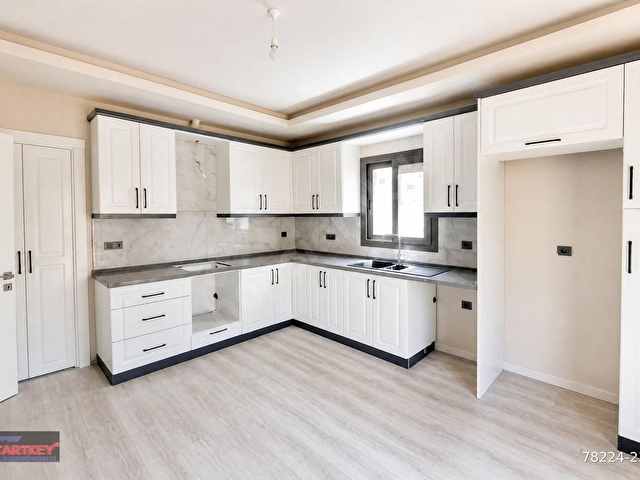 Özel Havuzlu Modern Tasarımlı Sıfır Müstakil Tripleks Villa - Görsel 9