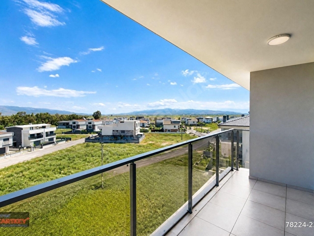 Özel Havuzlu Modern Tasarımlı Sıfır Müstakil Tripleks Villa - Görsel 16
