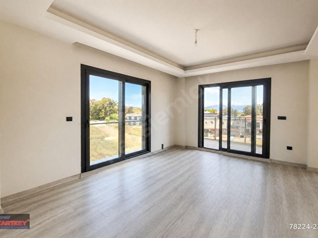 Özel Havuzlu Modern Tasarımlı Sıfır Müstakil Tripleks Villa - Görsel 7