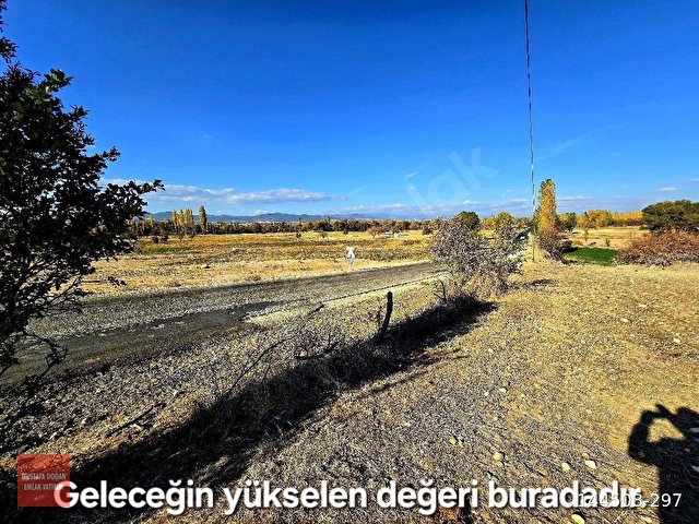 UŞAK BANAZ MERKEZDE 3739 m2 ANA YOL ÜZERİNDE/ELK SU/YHT, O.SANAYİ BANAZ İLÇE MANZARALI. AÇIKLAMADA. - Görsel 29