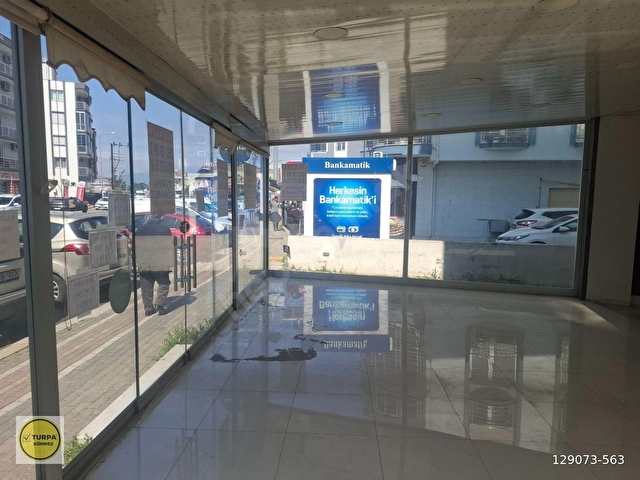 Menderes pazaryeri caddesinde 140 m2 kiralık boş dükkan/işyeri - Görsel 5