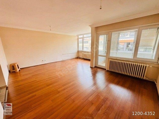 1. LEVENT FECRİEBCİOĞLU SOKAKTA 125 M2 3+1 FERAH DAİRE - Görsel 8