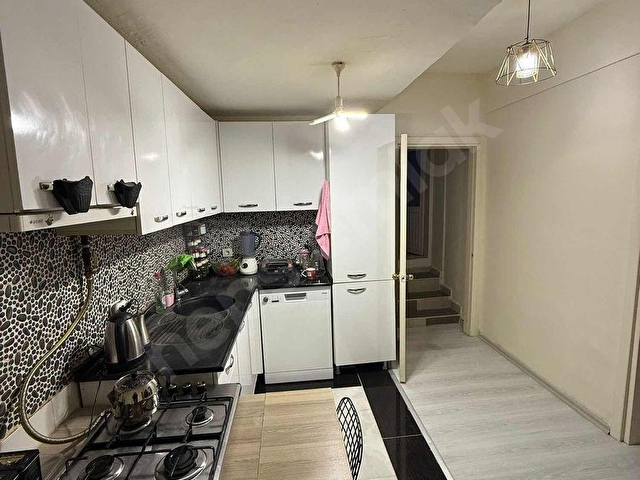 SRL DEN MALTEPE E5 ÜSTÜ İÇİ YAPILI AYRI GİRİŞLİ 2+1 BAHÇE KATI - Görsel 9
