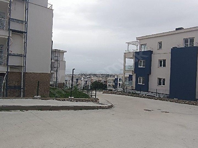 Kıyıkışlacık Köyünde sitede modern yapılı sıfır bahçe kullanımlı 2+1 kullanışlı daire - Görsel 7