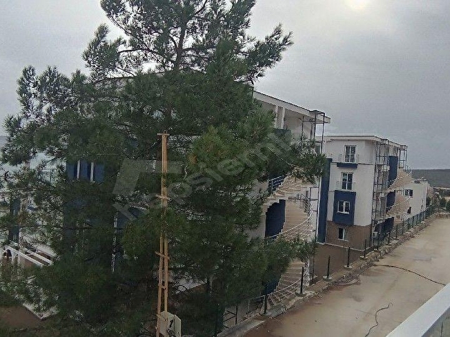 Kıyıkışlacık Köyünde sitede modern yapılı sıfır bahçe kullanımlı 2+1 kullanışlı daire - Görsel 13