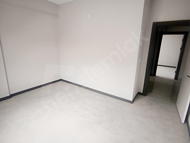 ÇAYIRALTI EMLAKTAN FATİH SULTAN MEHMET MAHDE SATILIK 2+1 DAİRE - Görsel 2