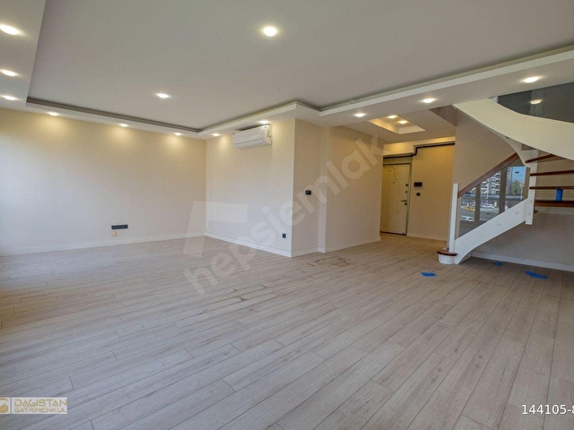 DAĞISTAN GAYRİMENKULDEN GÜVENLİKLİ SİTEDE 3+2 210m2 ÜST DUBLEKS - Görsel 3