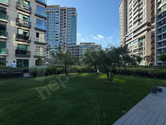 Vadistanbul Parkta SİTENİN EN BÜYÜK BAHÇELİ KÖŞE 3+1 DAİRESİ