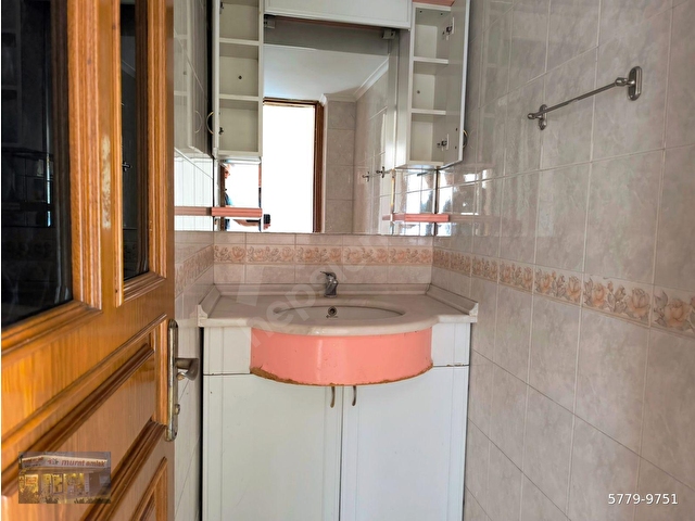 BURHANETTİN ONAT CADDESİ ÜZERİNDE ARA KATTA DAİRE VE İŞYERİNE UYGUN 3+1 KİRALIK - Görsel 12