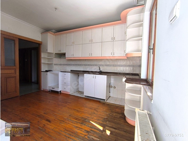 BURHANETTİN ONAT CADDESİ ÜZERİNDE ARA KATTA DAİRE VE İŞYERİNE UYGUN 3+1 KİRALIK - Görsel 9