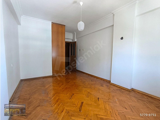 BURHANETTİN ONAT CADDESİ ÜZERİNDE ARA KATTA DAİRE VE İŞYERİNE UYGUN 3+1 KİRALIK - Görsel 19