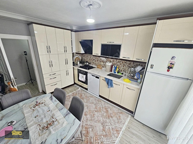*HTCden ARAKAT ÖNCEPHE İSKANLI MERKEZİN GÖBEĞİNDE FIRSAT 3+1*