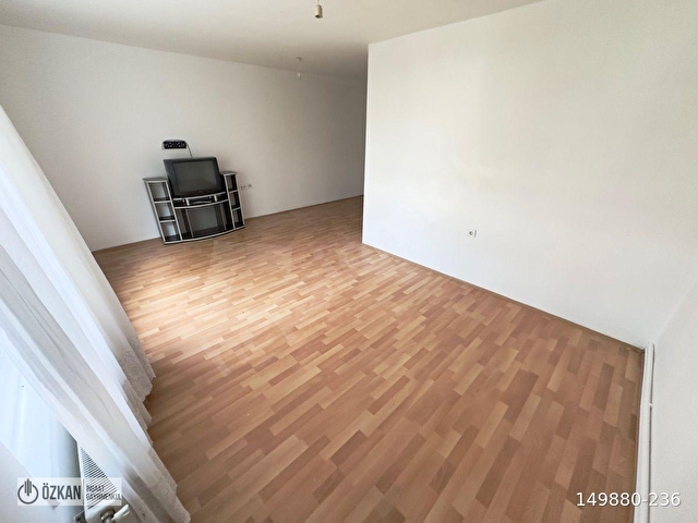 KIBRIS CAD. MANTOLAMALI BAĞIMSIZ SALON 2+1 SATILIK DAİRE - Görsel 8