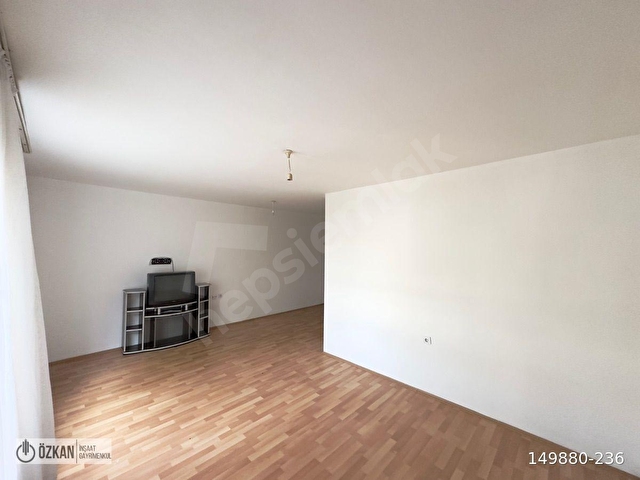 KIBRIS CAD. MANTOLAMALI BAĞIMSIZ SALON 2+1 SATILIK DAİRE - Görsel 7