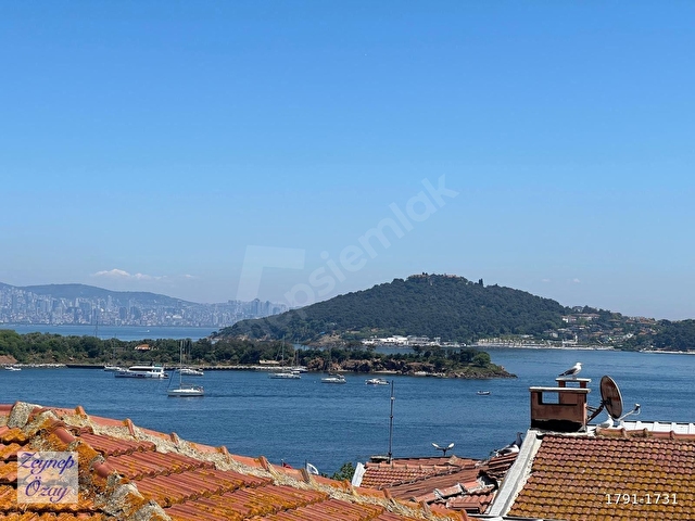 Burgazadada Satılık Deniz Manzaralı, Balkonlu Daire