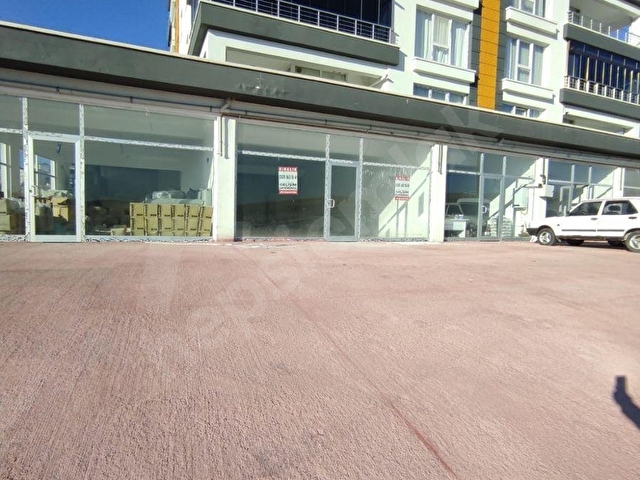 YAKACIKDA/KUZEY YILDIZI CADDE CEPHELİ, HER İŞE UYGUN, ZEMİN KAT 120 m2 DÜKKAN - Görsel 4