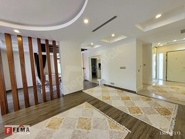 Sitede Bahçeli Havuzlu Satılık 6+1 Modern Villa | FEMA - Görsel 7