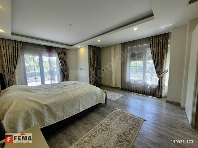 Sitede Bahçeli Havuzlu Satılık 6+1 Modern Villa | FEMA - Görsel 30