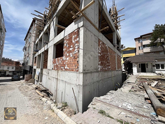 SARI EMLAKTAN CUMHURİYET MAH. SATILIK 164 m² BRÜT 3+1 LÜKS - Görsel 14