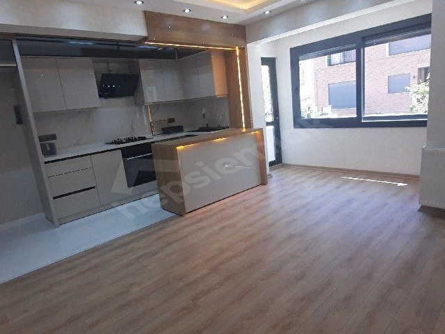 KOLEJ OFİS GAY.ÖNDE-ARKADA BAHÇESİ OLAN SATILIK ULTRA LÜX YÜKSEK GİRİŞ DAİRE