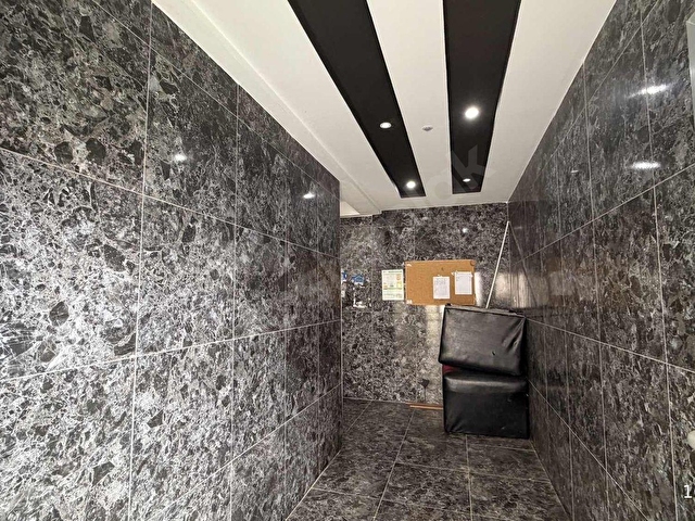 SATILIK |TRAMVAY 1 SOK. SAHİL 5 DK. EŞYALI 55 m² ÇİFT BALKON 1+1 - Görsel 4